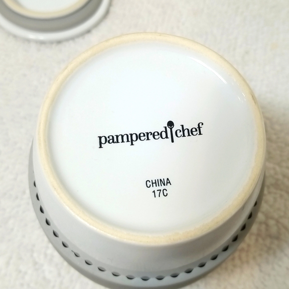 Pampered Chef Ceramic Egg Cooker - Picture 2 of 3